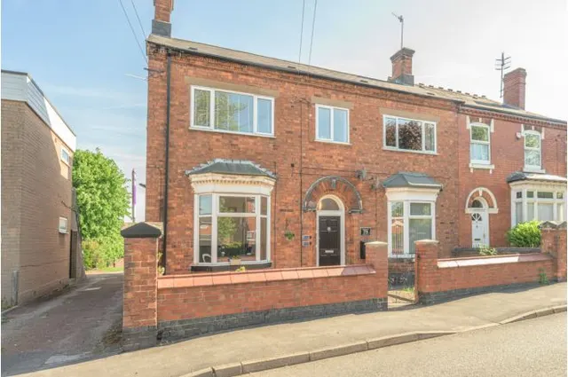 Lawrence Lane, Cradley Heath, photo 1
