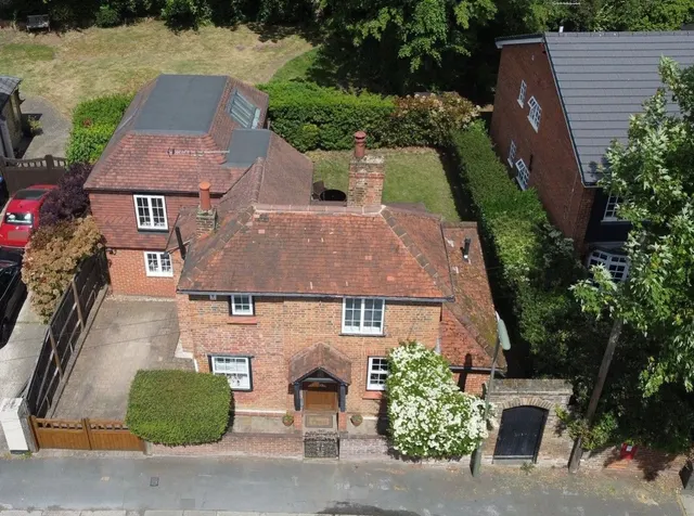 Middle Hill Surrey Egham, TW20, photo 1