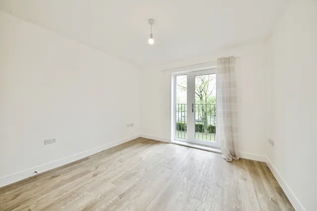 Photo 3 — Maxwell Road, ROMFORD, Essex, RM7