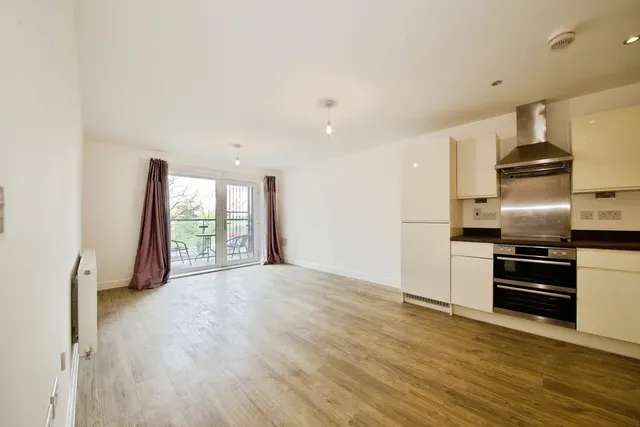 Photo 2 — Maxwell Road, ROMFORD, Essex, RM7