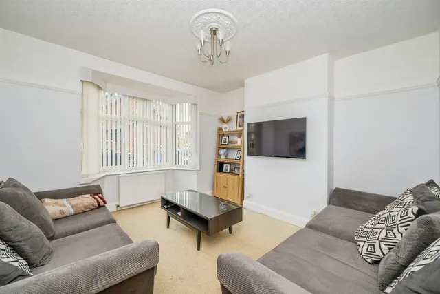 Mostyn Avenue, Littleover, DE23, photo 3