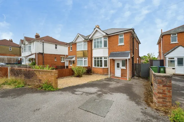 Rownhams Road, Southampton, photo 1