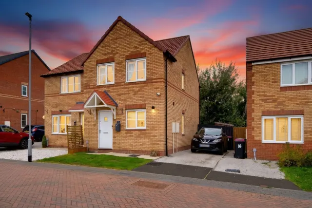 Blunn Croft Kilnhurst, Kilnhurst, S64, photo 1