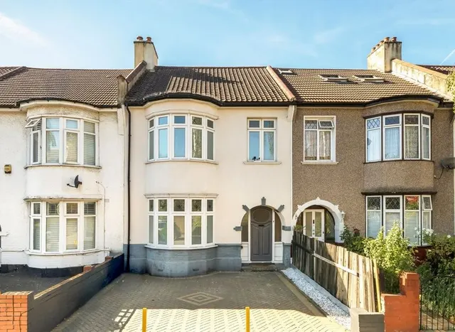 Blythe Vale, Honor Oak, SE6, photo 1