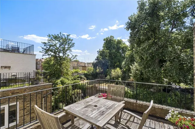 Photo 2 — Ifield Road, London, SW10 9AA