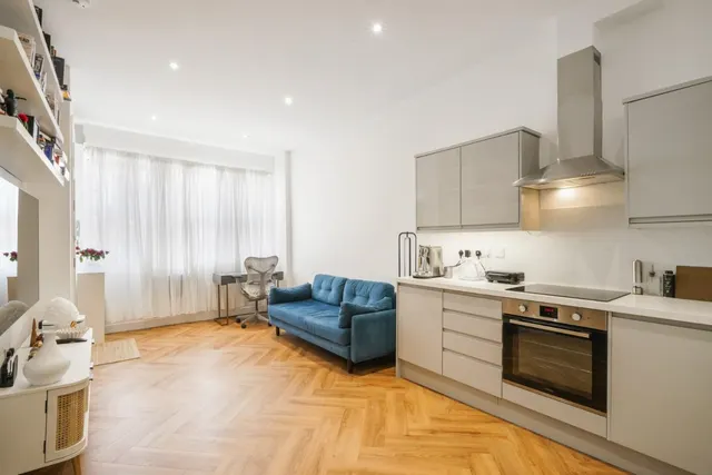 Mount Pleasant Crescent, London, N4, photo 1