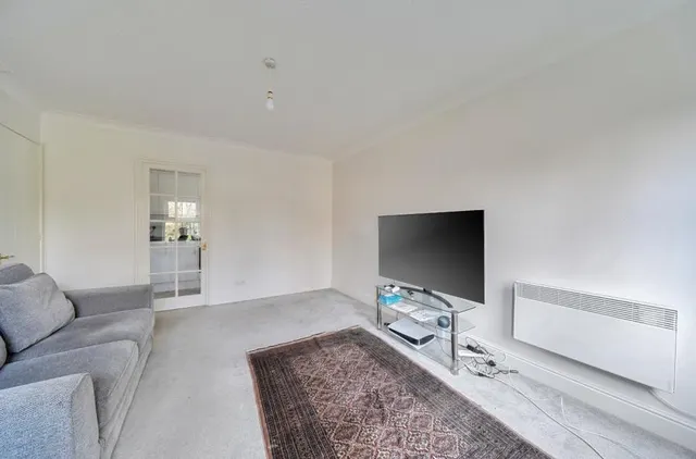 Broomhall Road, Woking, GU21, photo 3