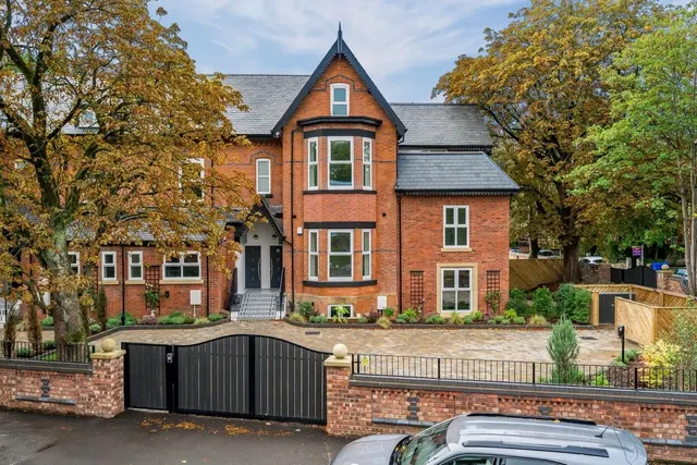 Lapwing Lane, West Didsbury, M20, photo 1
