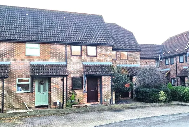 Kingsmead Place, Broadbridge Heath, Horsham, photo 1