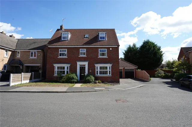 6 bedroom house, Langley Close, Bestwood Village, NG6