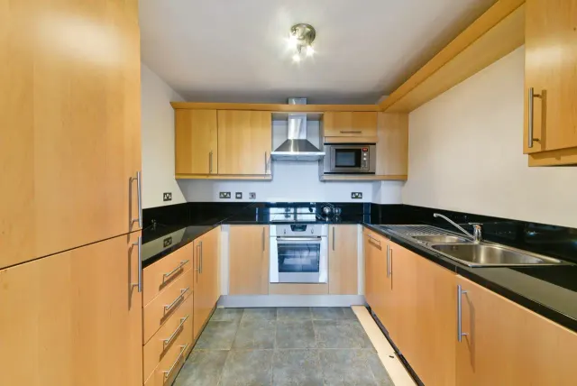 Cassilis Road, London, E14, photo 1