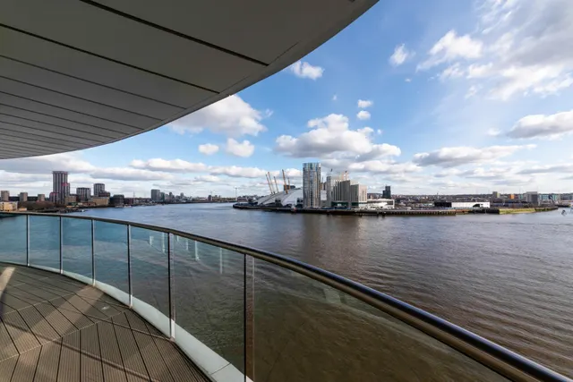 Fairmont Avenue, London, E14, photo 3
