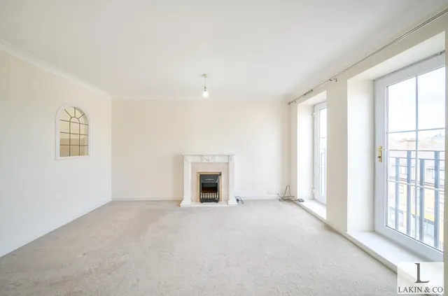 Photo 2 — Pembroke Road, Ruislip, HA4 8NH