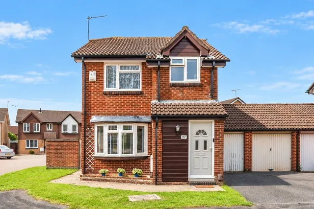 Pipers Close, Totton, SO40, photo 1
