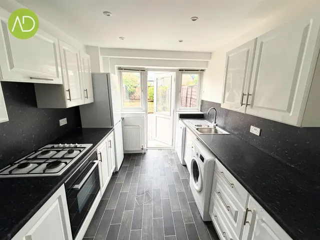 Photo 2 — High Road Wormley, Broxbourne EN10 6LG