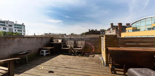 Camden High Street, NW1, photo 3