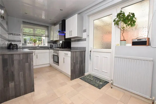 Oakdale Meadow, Leeds, LS14, photo 3