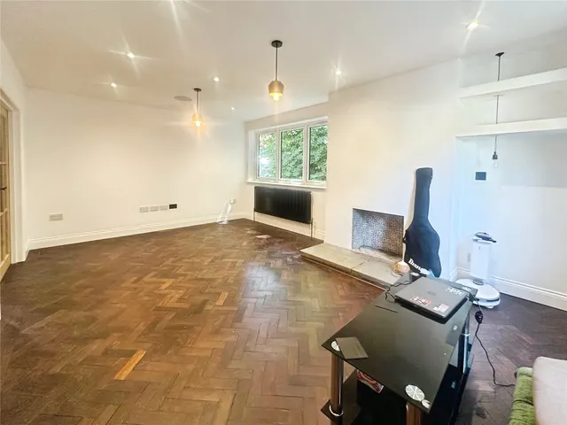 Photo 2 — Berry Hill, Taplow, Maidenhead, Buckinghamshire, SL6 0DA