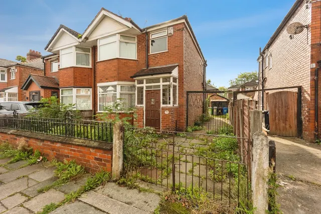 Rutland Avenue, Firswood, M16, photo 1