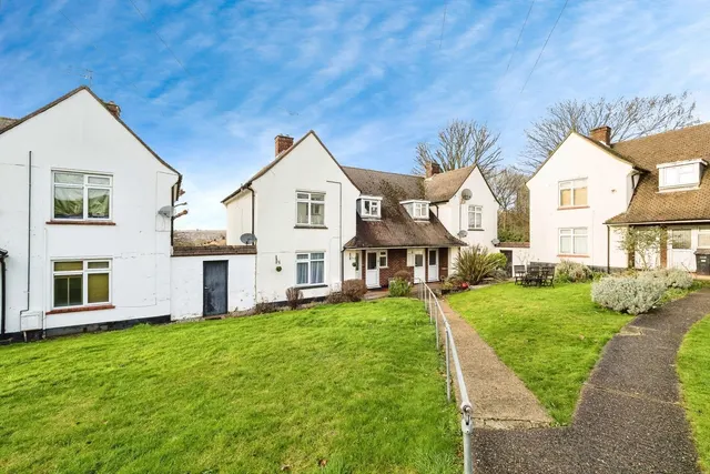 Thurlby Close, Woodford Green, IG8, photo 1
