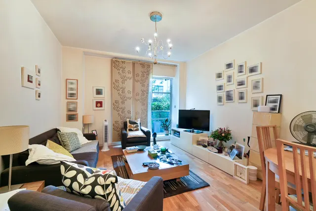Great West Road, Brentford, TW8, photo 2
