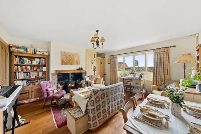 Aberford Road, Bramham, LS23, photo 3