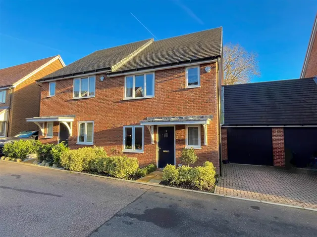 Photo 2 — Spring Close, Horam, Heathfield, TN21 0FZ