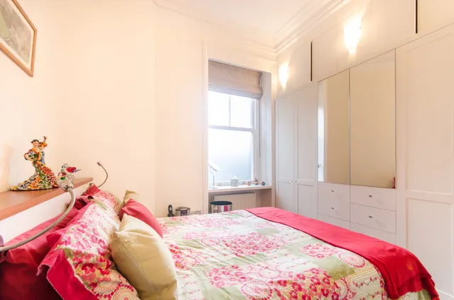 Photo 3 — 4 Langham Mansions, Earls Court Square, London