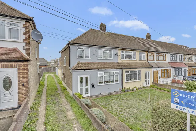 Rainham Road, Rainham, RM13, photo 1