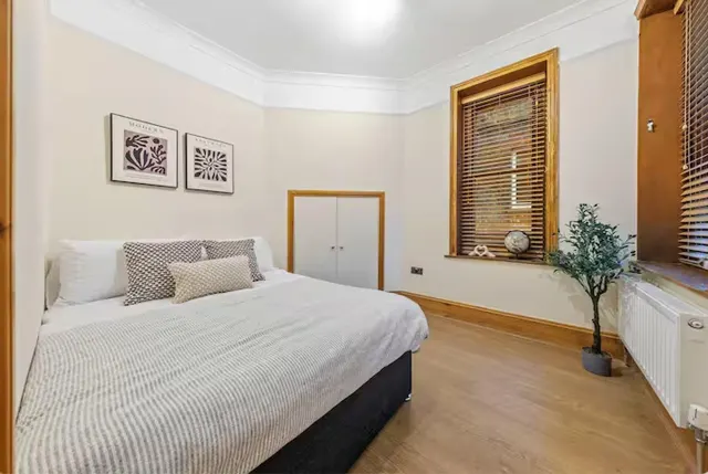 Photo 3 — Elgin Avenue, Maida Vale, London, W9 1HU