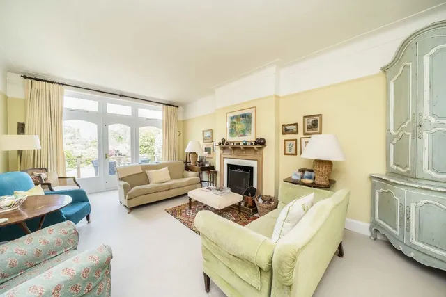 Abbotswood Road, SW16, photo 3