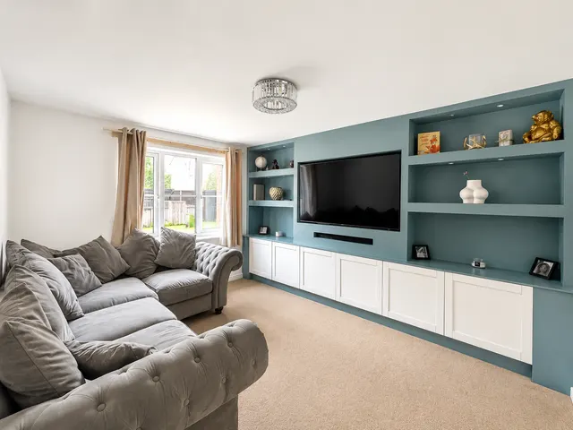 Green Oak Crescent, Sittingbourne, ME9, photo 3
