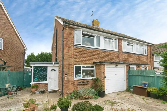 Angela Close, Bexhill-On-Sea, TN40, photo 1