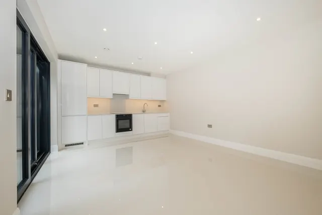 Photo 3 — Merton Road London SW19