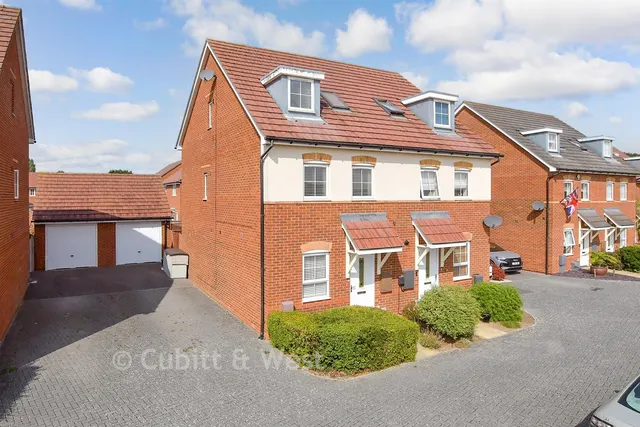 Daffodil Way, Havant, PO9, photo 1