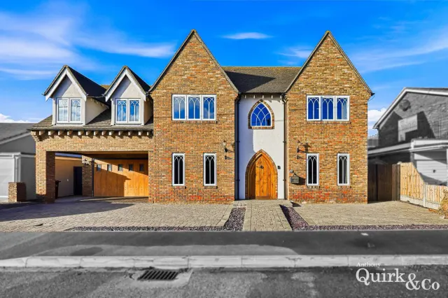 Hannett Road, Canvey Island, SS8, photo 1