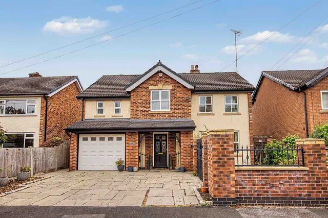 Apsley Grove, Altrincham, photo 1