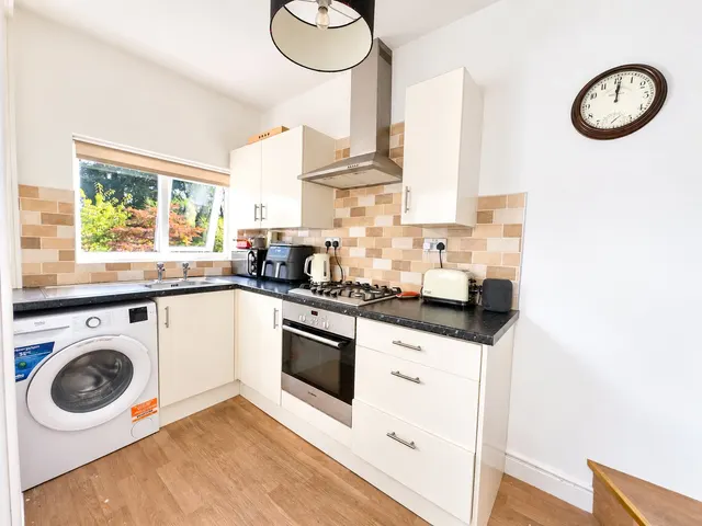 Pensby Road, Heswall, CH60, photo 3