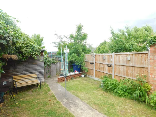 Beechwood Avenue, Greenford, Greater London, UB6 9UA, photo 1