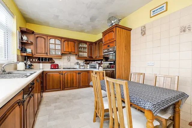 Photo 3 — Suttons Lane, HORNCHURCH, Essex, RM12