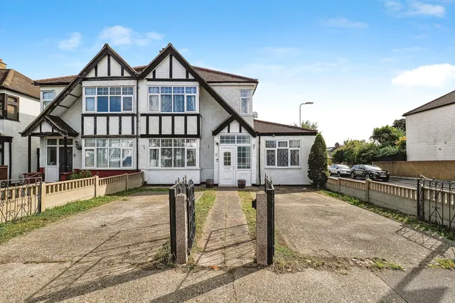 Suttons Lane, HORNCHURCH, Essex, RM12, photo 1