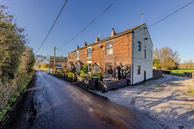 Photo 3 — Alt Lane, Park Bridge, Ashton-Under-Lyne, OL8 2HE