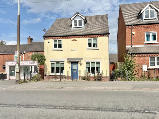 High Street, Woodville, DE11, photo 1