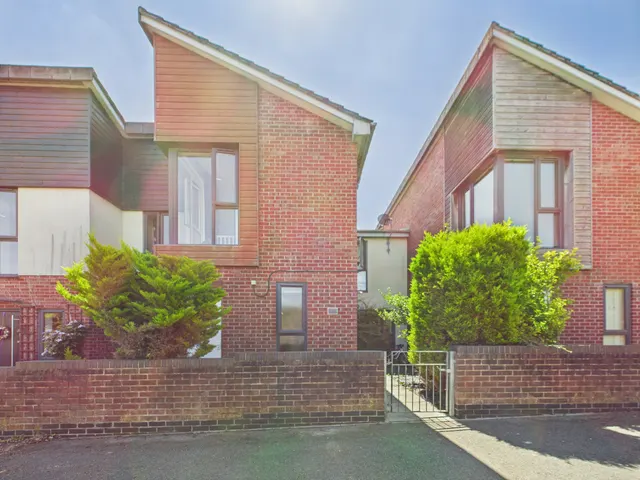 Marston Walk, Basingstoke, RG24, photo 1