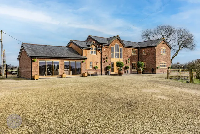 Photo 3 — Aldreds Farm Jacks Lane, Westhoughton, Bolton, BL5 2DJ