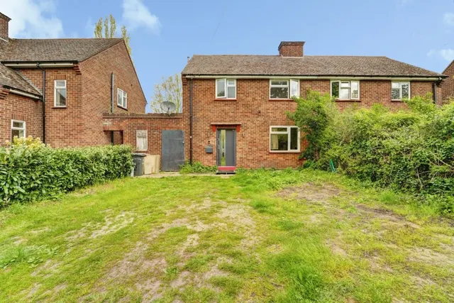 Barkers Lane, Bedford, MK41, photo 1