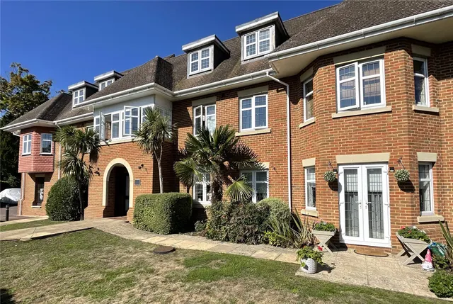 Jenkins Court, Chapel Lane, Bagshot, Surrey, GU19 5DD, photo 1
