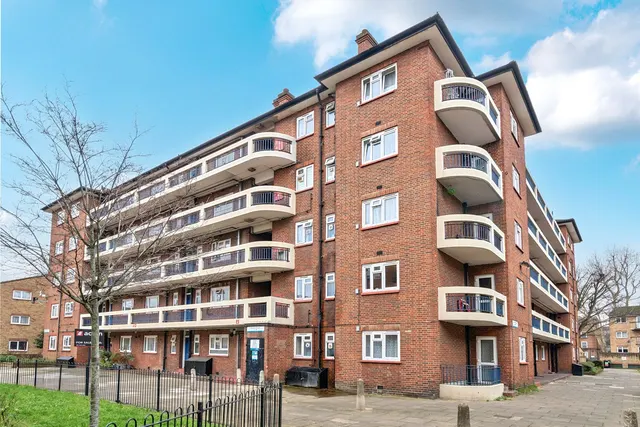 Wesley Close, SE17, photo 1