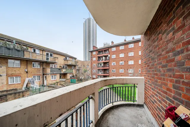 Photo 3 — Wesley Close, SE17