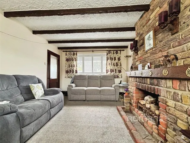 Sandhills Lane, Virginia Water, GU25, photo 3